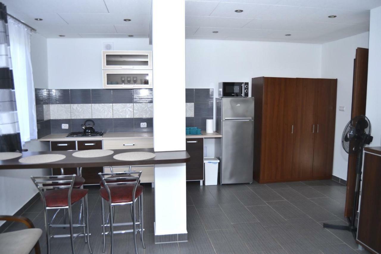 Apartamenty, Domki, Wedkowanie บาร์ลิเนค ภายนอก รูปภาพ